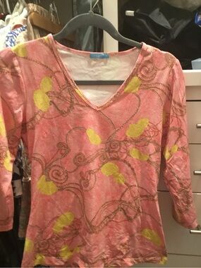 J. McLaughlin Pink V-Neck Long Sleeve Top with Yellow Floral Accents